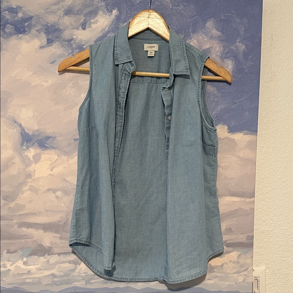 J. Crew Women's Light Blue Chambray XS Sleeveless Button Down Shirt